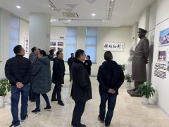 岁末严冬，，，，，，两地向导考察腾博会官网集团